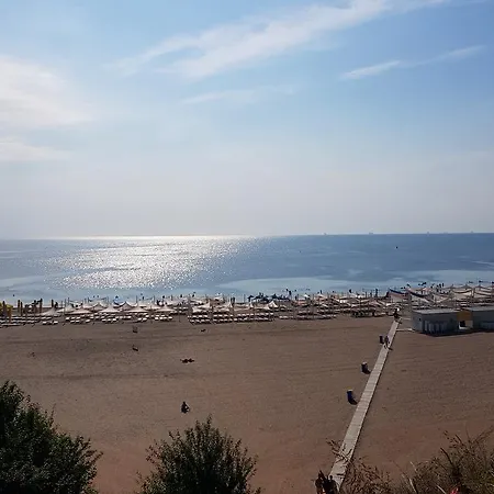 公寓 Faleza Nord Summer